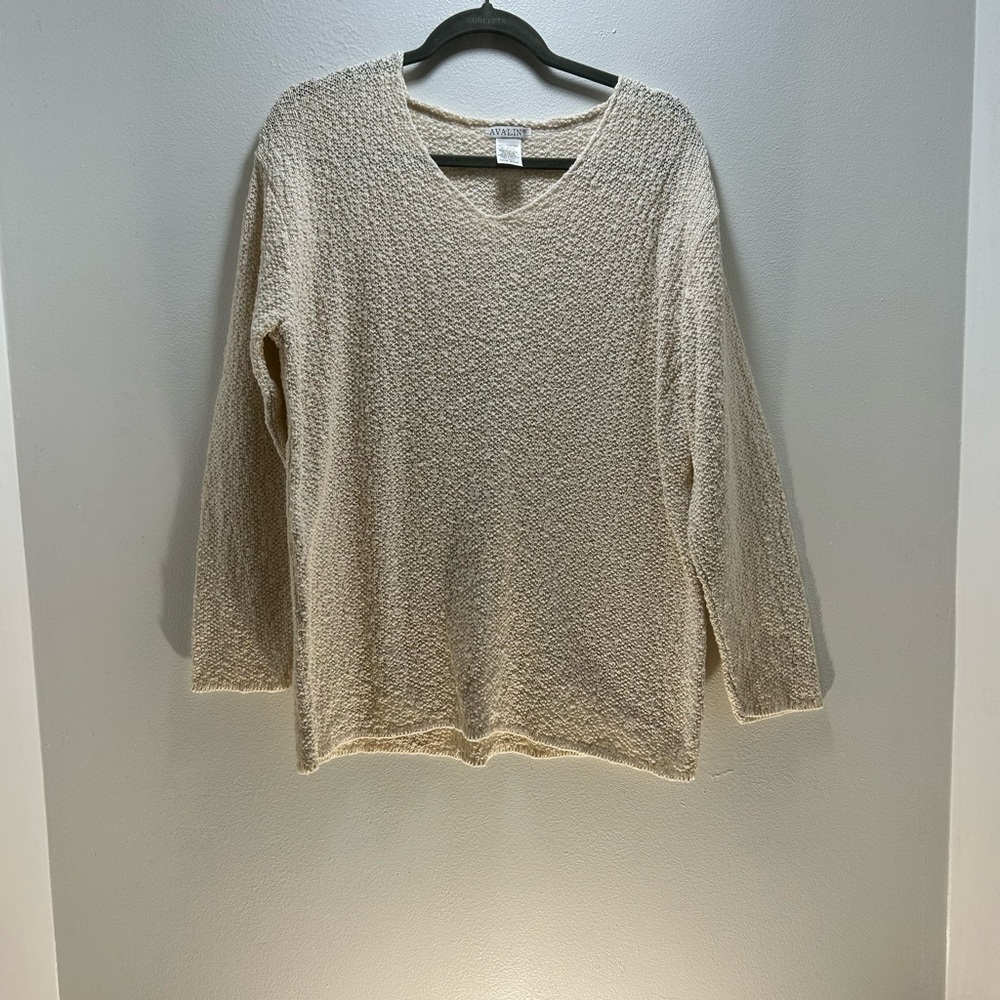 Women's V-Neck Sweater in Cream